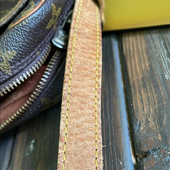 Louis Vuitton Vintage Jeune Fille Monogram Crossbody - Picture 11 of 11